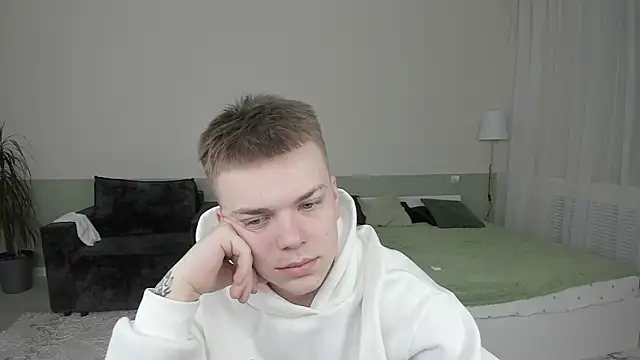 Mallfoyy online show from 05.04.26