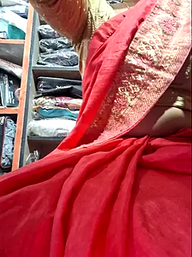 Snapshot of indianhotwife639 chatting on 09.30.25 indianhotwife639 online show from 09.30.25