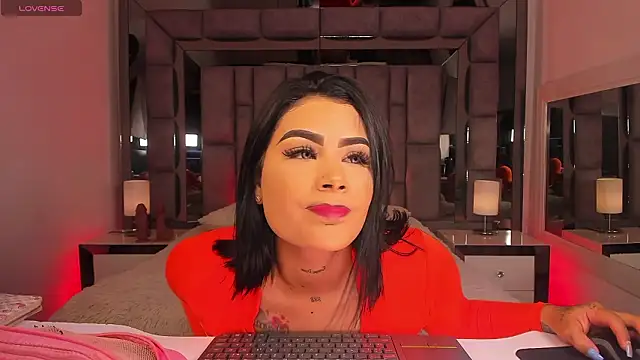 MaddyGray  online show from 02.17.26