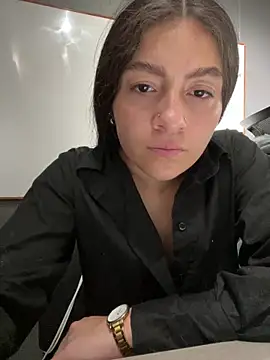 Snapshot of Alyha_Cortes chatting on 09.15.25 Alyha Cortes online show from 09.15.25
