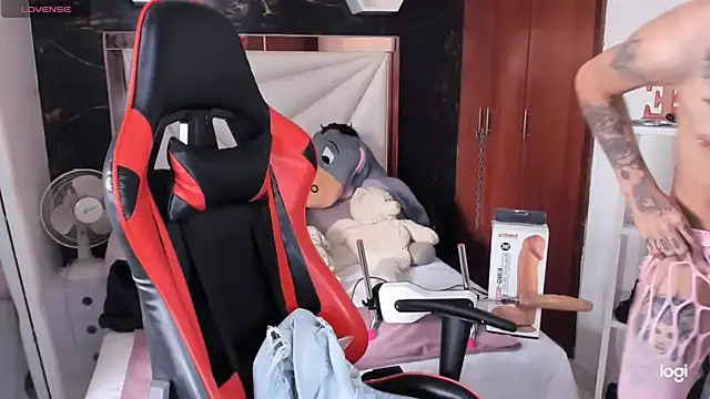 sara slut21 online show from 12.04.24