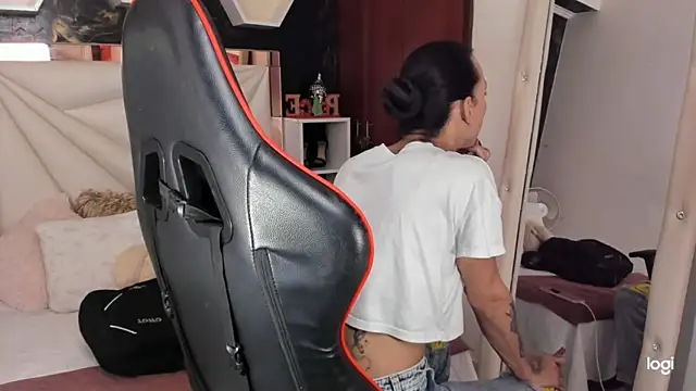 sara slut21 online show from 12.21.24