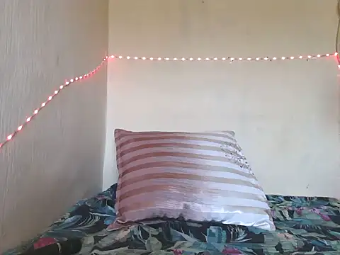 Snapshot of ZARIA-VIXEN chatting on 02.10.26 ZARIA-VIXEN online show from 02.10.26