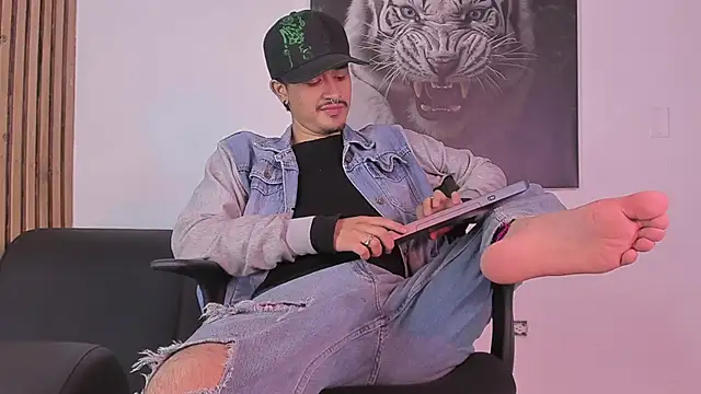 DimitriDeluxe online show from 10.04.25