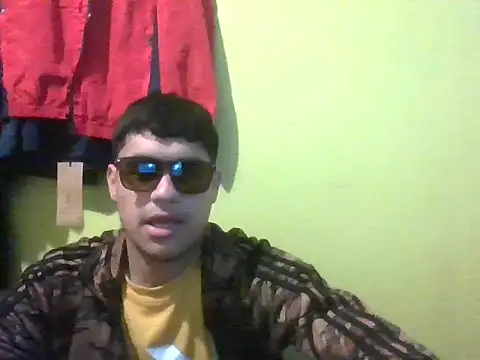 Snapshot of juanfritaa21 chatting on 09.15.25 juanfritaa21 online show from 09.15.25