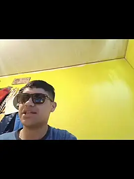 Snapshot of juanfritaa21 chatting on 10.14.25 juanfritaa21 online show from 10.14.25