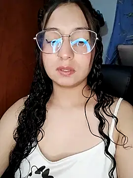 Snapshot of Mia___15 chatting on 11.09.25 Mia 15 online show from 11.09.25