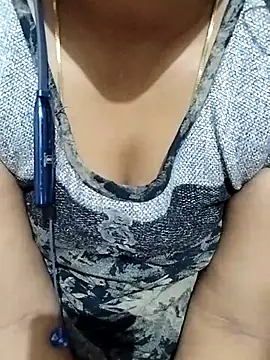 Snapshot of Varsha21 chatting on 10.29.25 Varsha21 online show from 10.29.25