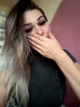 iSelena online show from 11.06.25