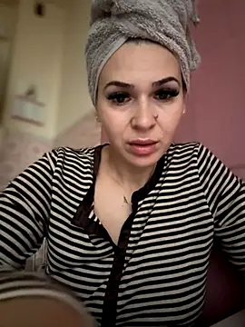 iSelena online show from 11.10.25