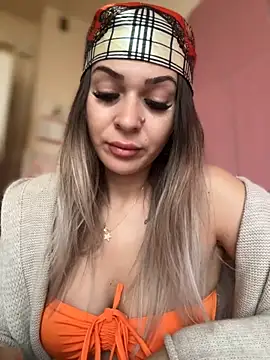 iSelena online show from 11.26.25