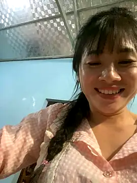Snapshot of One-nice chatting on 10.22.25 One-nice online show from 10.22.25