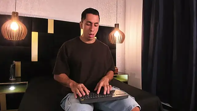 Lucio  Fox online show from 04.12.26