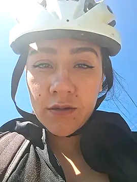 Snapshot of CAROLINE__07 chatting on 02.26.26 CAROLINE 07 online show from 02.26.26