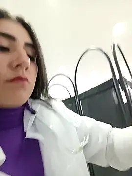 CAROLINE  07 online show from 04.17.26