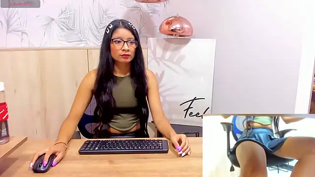 MelanyWayne  online show from 11.13.25