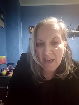 Snapshot of Feelineducentre chatting on 11.11.25 Feelineducentre online show from 11.11.25