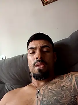 Snapshot of nnyzinho17 chatting on 12.20.25 nnyzinho17 online show from 12.20.25