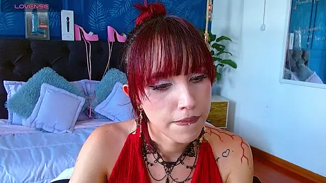 Snapshot of zohet_kriss chatting on 05.30.26 zohet kriss online show from 05.30.26