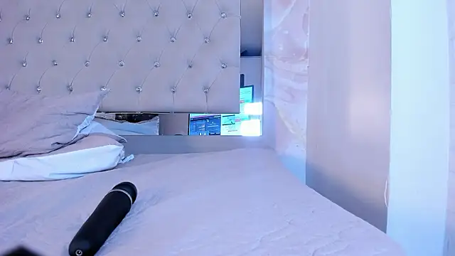 Luna Tylor online show from 02.03.26