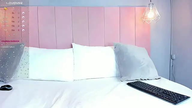 Snapshot of Cloe_Black chatting on 10.01.25 Cloe Black online show from 10.01.25