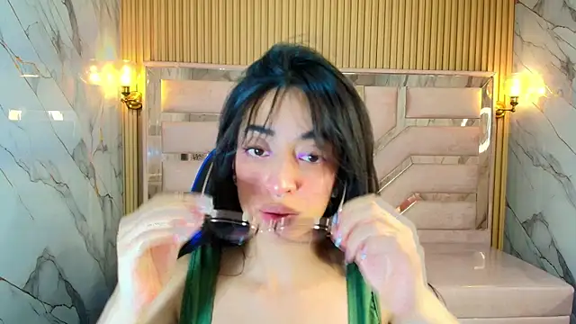 zoe r  online show from 10.25.25