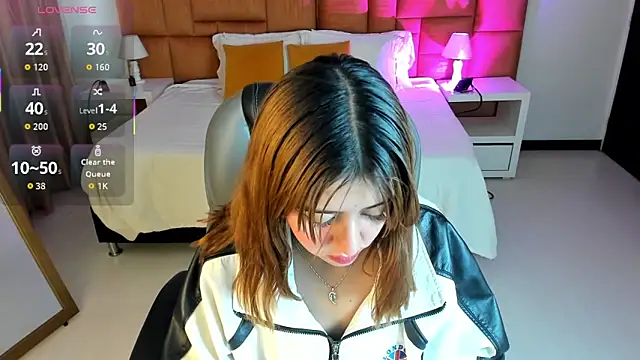 Catti Brie online show from 10.06.25