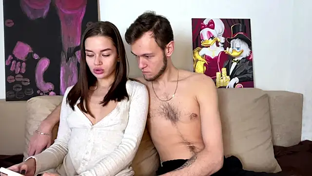 Snapshot of Petal_Couple chatting on 11.03.25 Petal Couple online show from 11.03.25