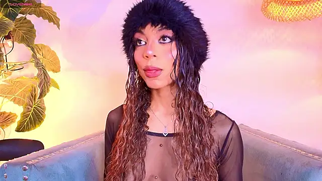 Snapshot of Zahara1 chatting on 02.14.26 Zahara1 online show from 02.14.26