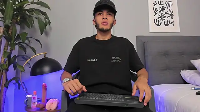 Tylerffoxx online show from 07.01.26