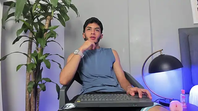 Tylerffoxx online show from 07.14.26