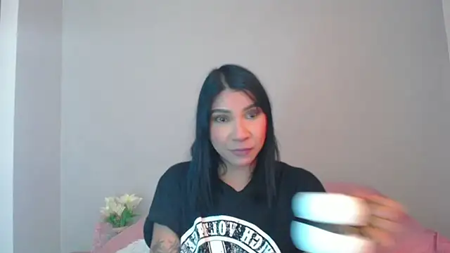 Laura-angeel online show from 09.08.25