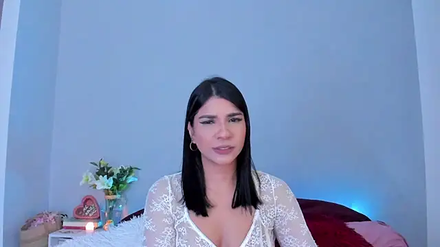 Laura-angeel online show from 11.25.25