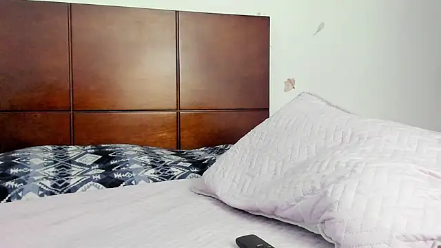 Snapshot of marie_pourtoii chatting on 11.15.25 marie pourtoii online show from 11.15.25