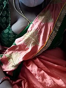 Snapshot of TAMIL_ELAKKIYA chatting on 11.29.25 TAMIL ELAKKIYA online show from 11.29.25