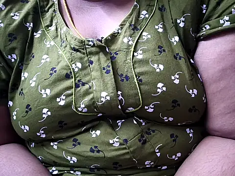 Snapshot of TAMIL_ELAKKIYA chatting on 02.01.26 TAMIL ELAKKIYA online show from 02.01.26