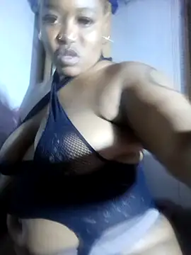 Snapshot of BigAssjuicy26 chatting on 10.29.25 BigAssjuicy26 online show from 10.29.25