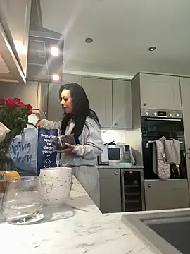 BELLABLACKXUK online show from 04.28.26