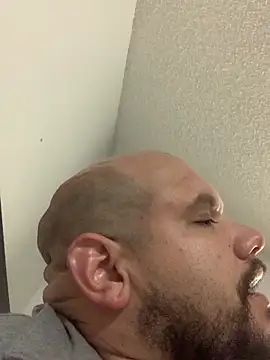 Snapshot of shakeweight chatting on 10.20.25 shakeweight online show from 10.20.25