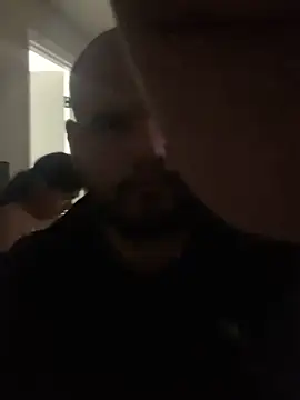 Snapshot of shakeweight chatting on 11.15.25 shakeweight online show from 11.15.25