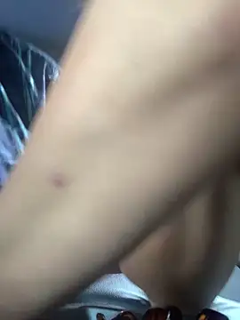 Snapshot of shakeweight chatting on 11.18.25 shakeweight online show from 11.18.25