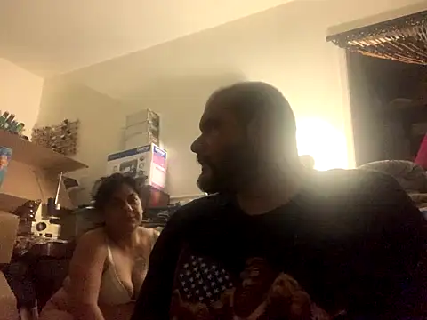 Snapshot of shakeweight chatting on 01.08.26 shakeweight online show from 01.08.26