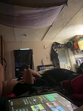 Snapshot of shakeweight chatting on 01.12.26 shakeweight online show from 01.12.26