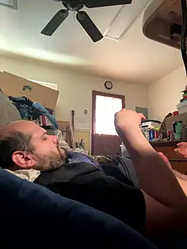 Snapshot of shakeweight chatting on 01.17.26 shakeweight online show from 01.17.26