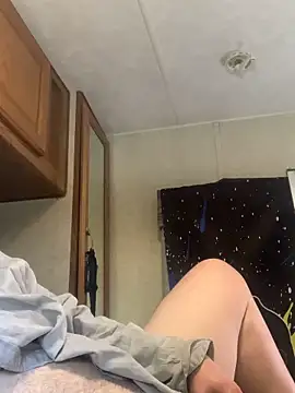 Snapshot of shakeweight chatting on 01.31.26 shakeweight online show from 01.31.26