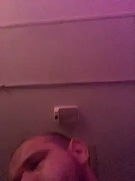 Snapshot of shakeweight chatting on 02.15.26 shakeweight online show from 02.15.26