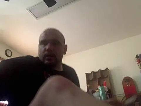 Snapshot of shakeweight chatting on 03.19.26 shakeweight online show from 03.19.26