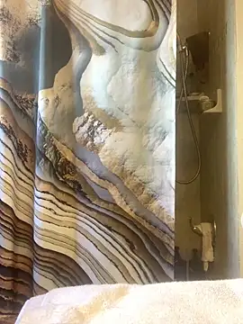 Snapshot of shakeweight chatting on 03.21.26 shakeweight online show from 03.21.26