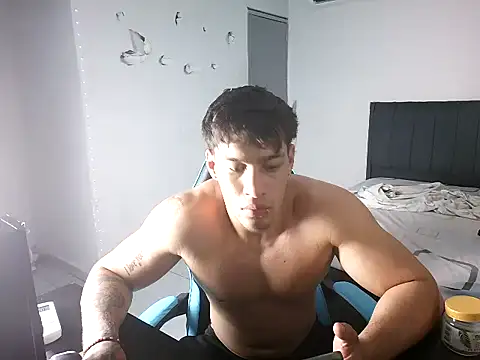 Snapshot of latin_party007 chatting on 04.11.26 latin party007 online show from 04.11.26