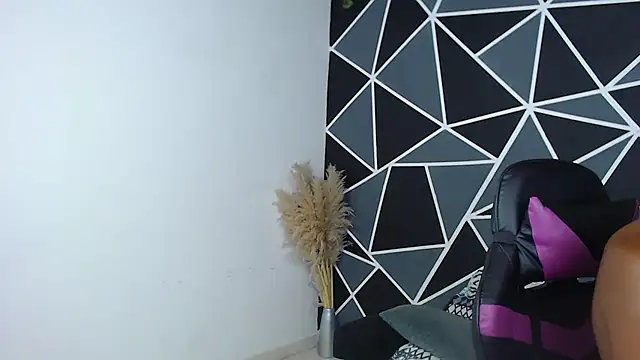 Snapshot of karol_the_warrior chatting on 09.19.25 karol the warrior online show from 09.19.25